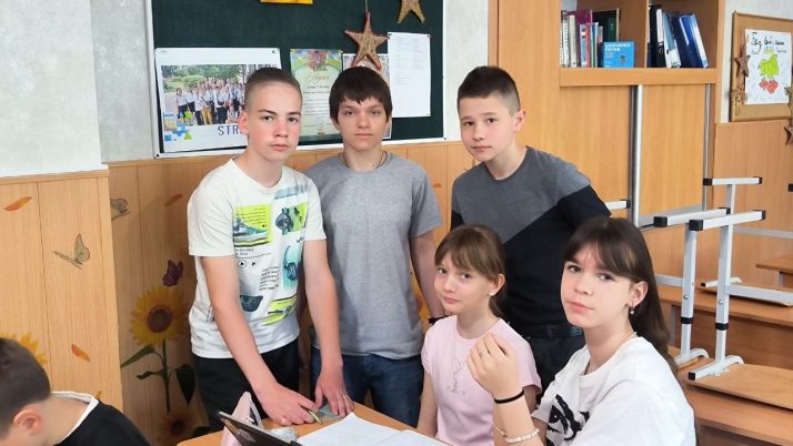 STEM + Мова: Кодування числівників або як не дати впасти ракеті